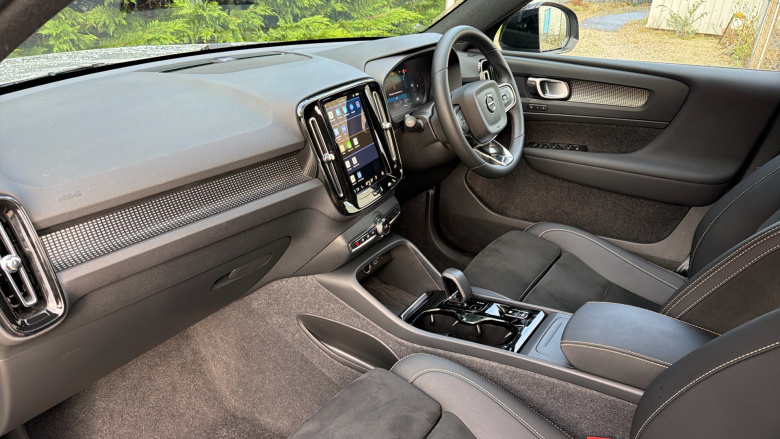 Volvo XC40 2.0 B3P Plus Dark 5dr Auto Petrol Estate